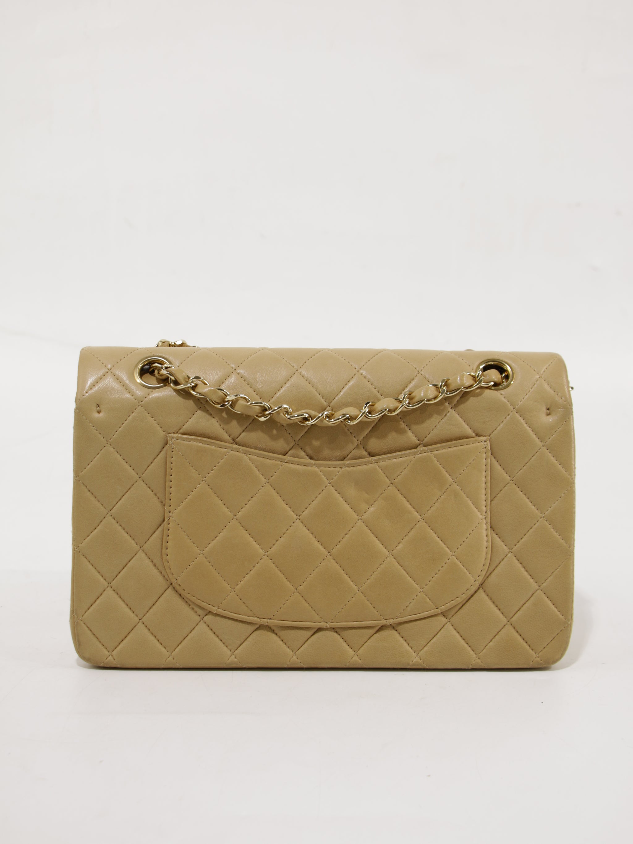 Medium Classic Flap