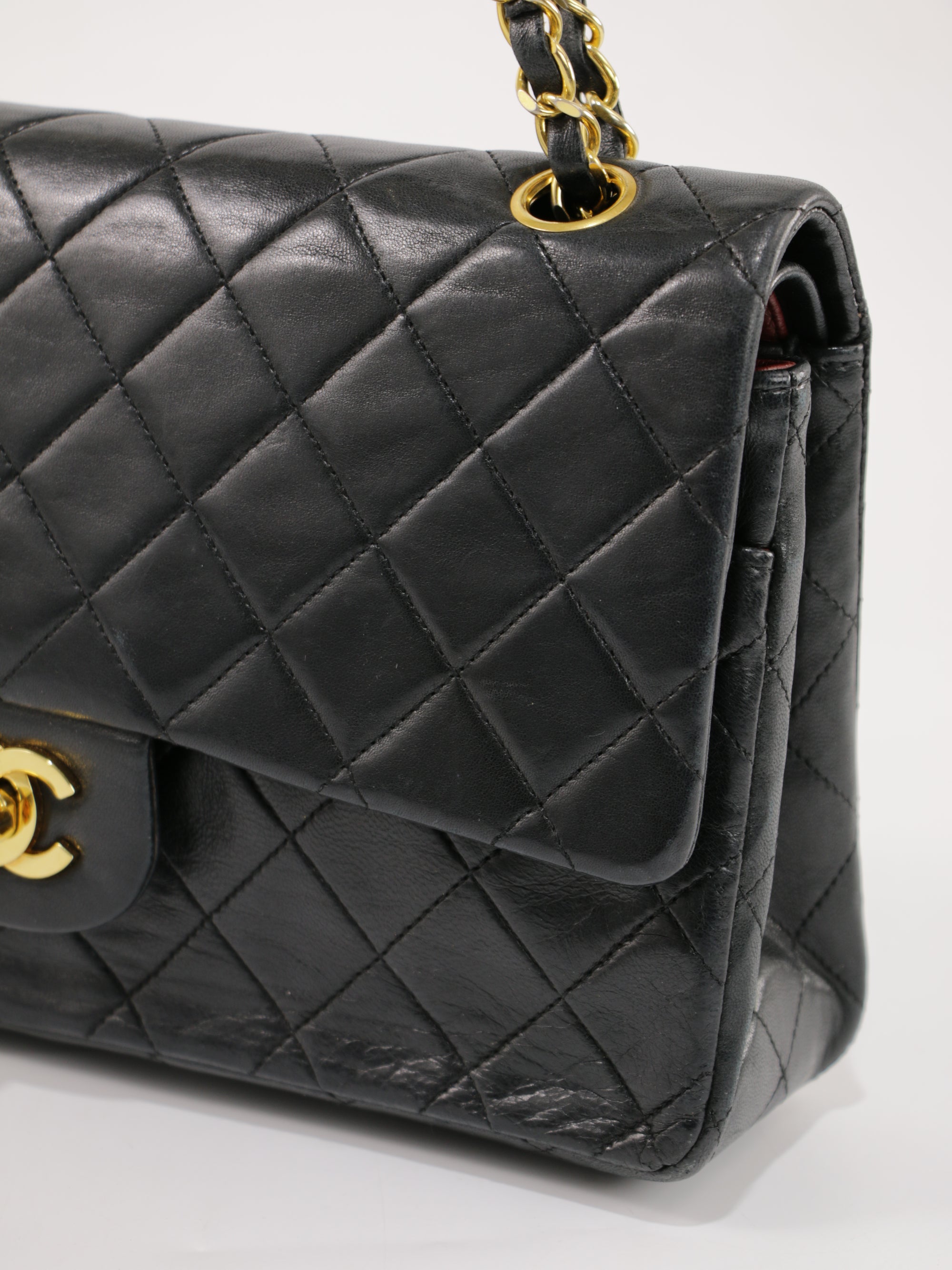Medium Classic Flap