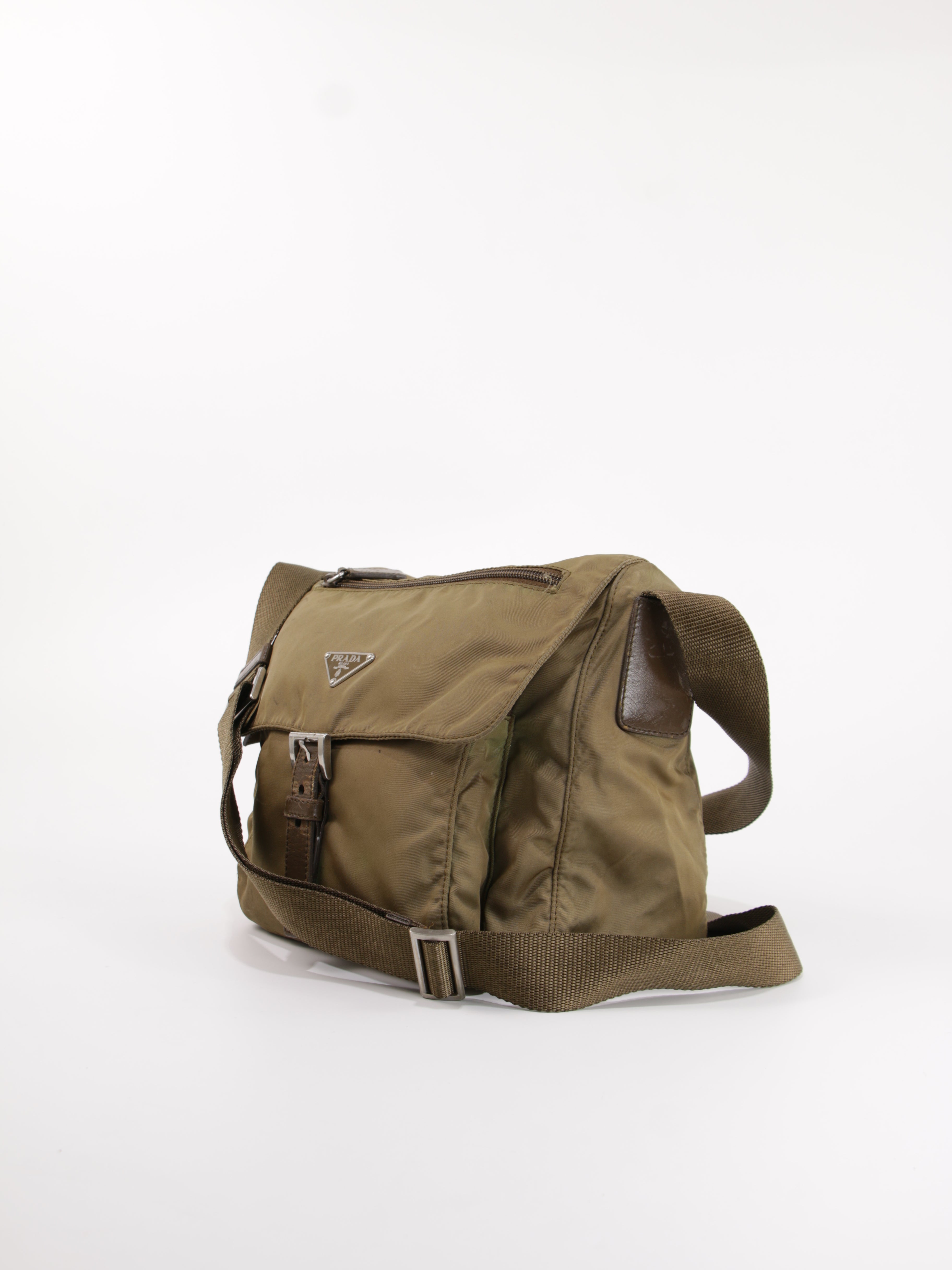 Single Buckle Messenger