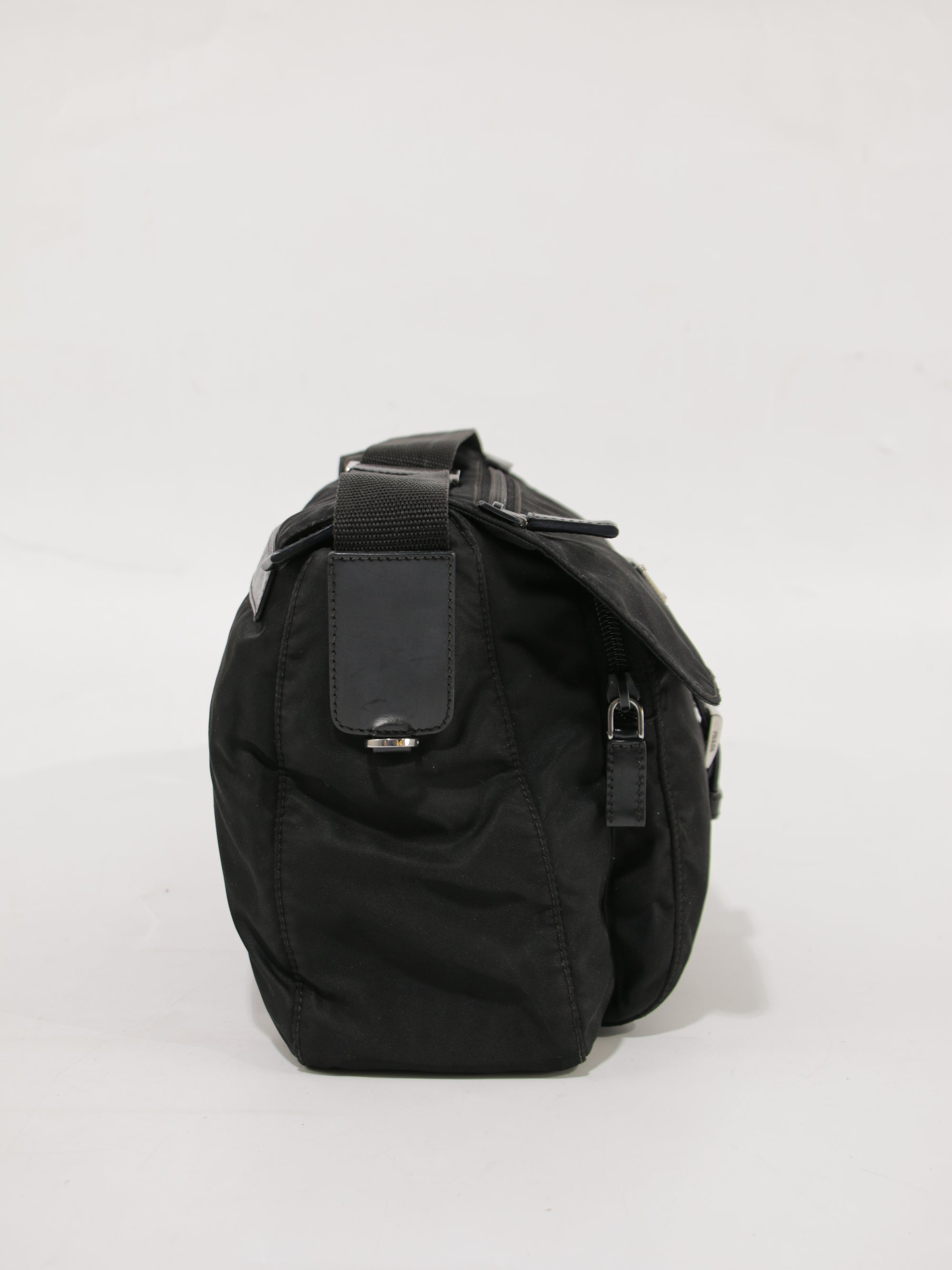 Single Buckle Messenger