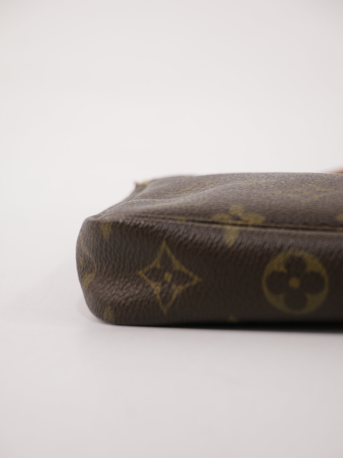 Louis Vuitton Accessories Pochette