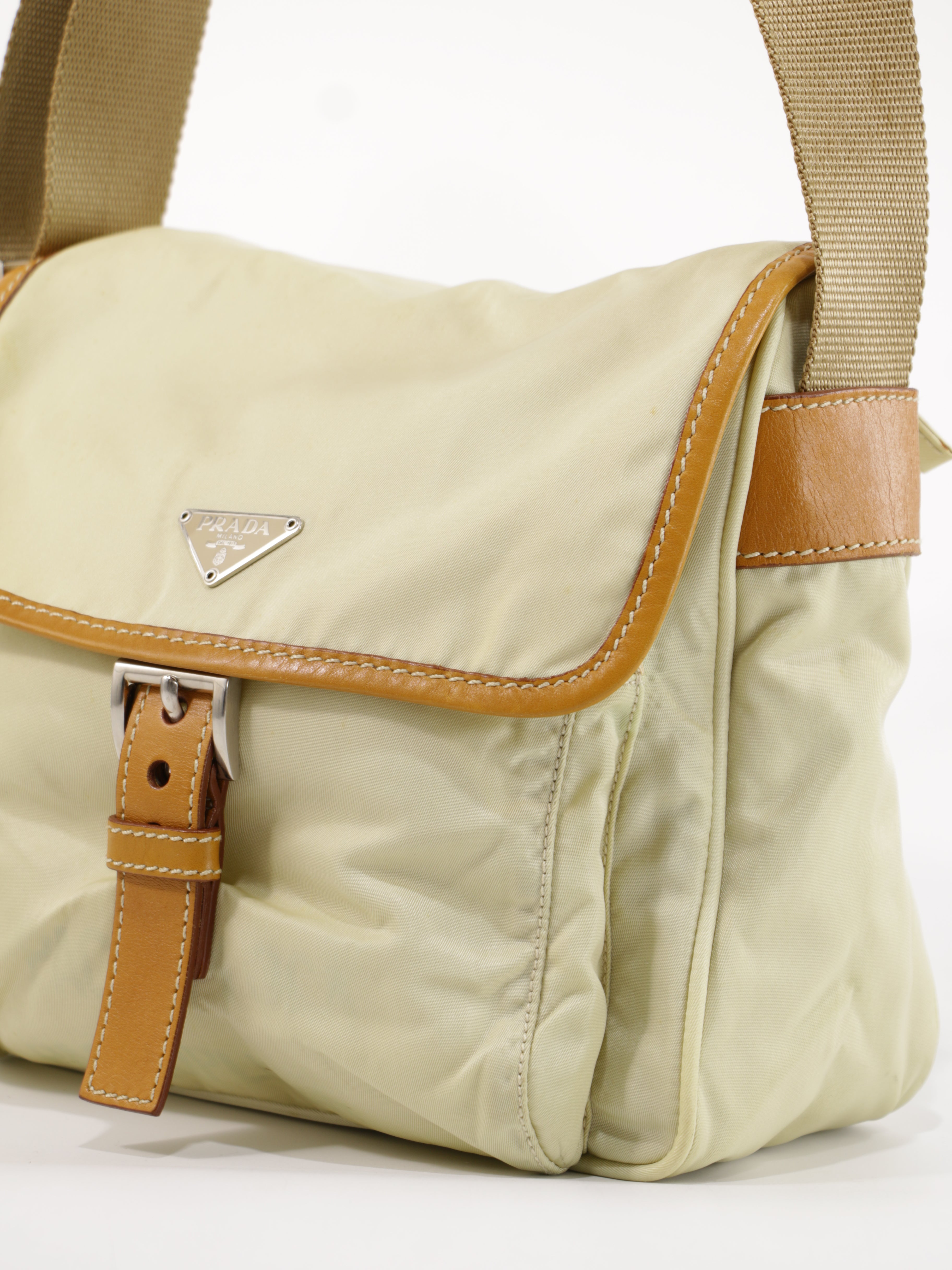 Single Buckle Messenger