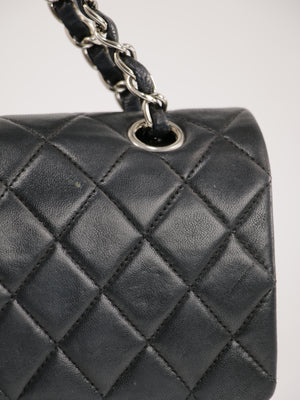 Medium Classic Flap
