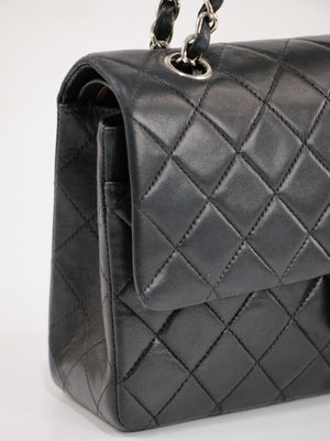 Medium Classic Flap