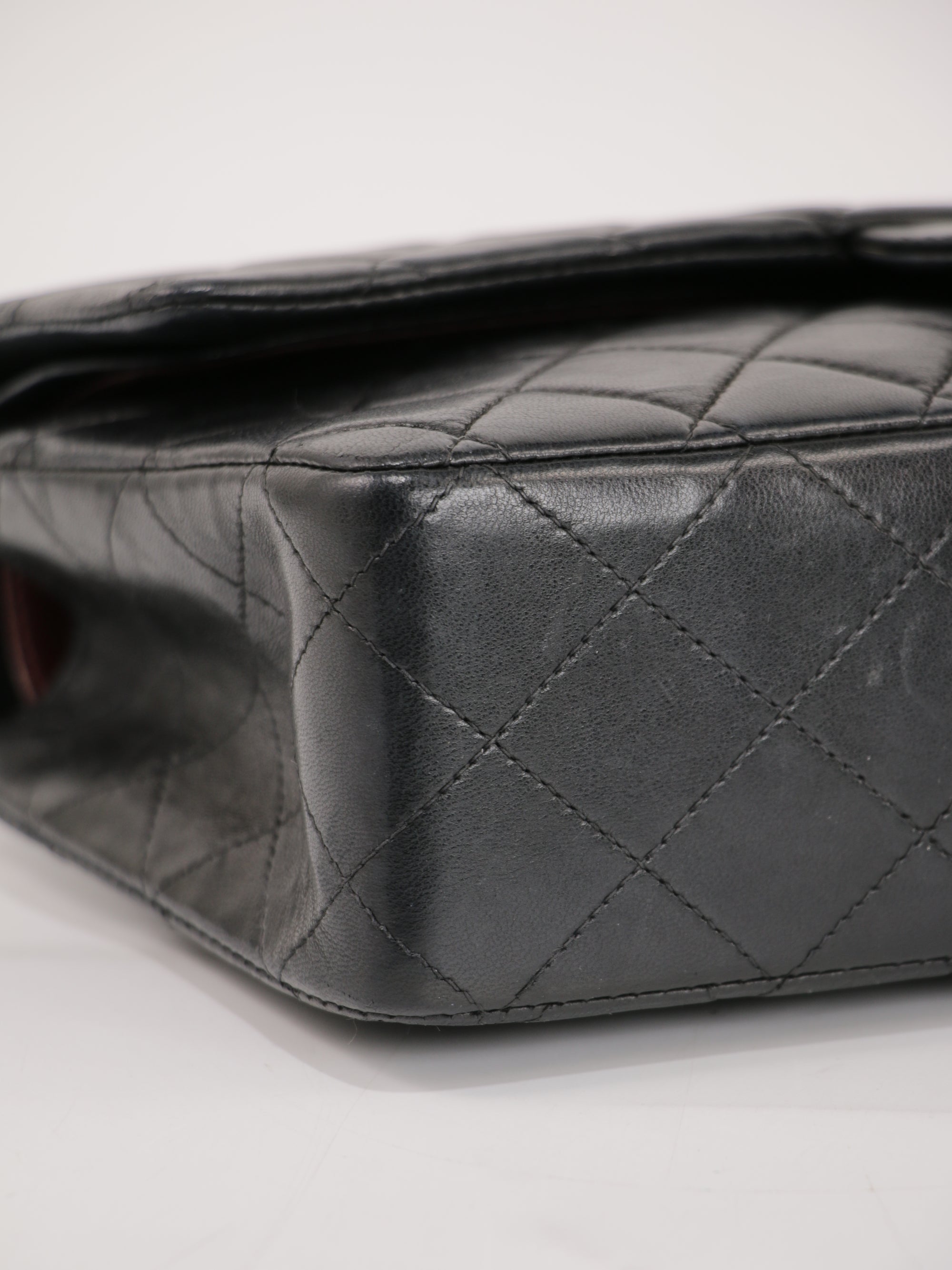 Medium Classic Flap
