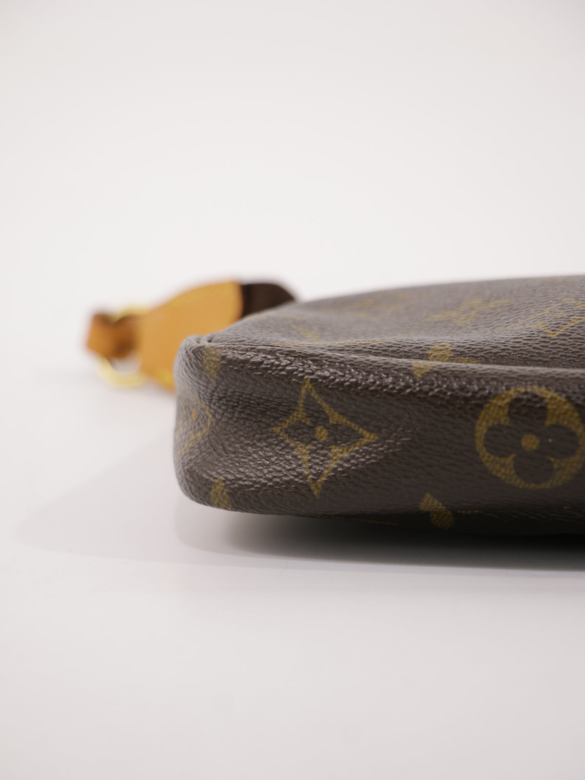 Louis Vuitton Accessories Pochette