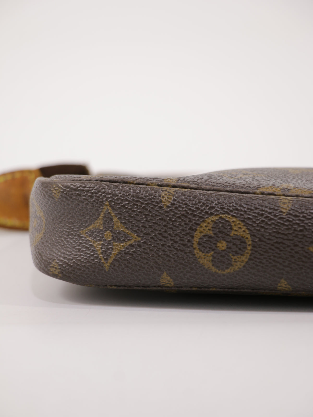 Louis Vuitton Accessories Pochette