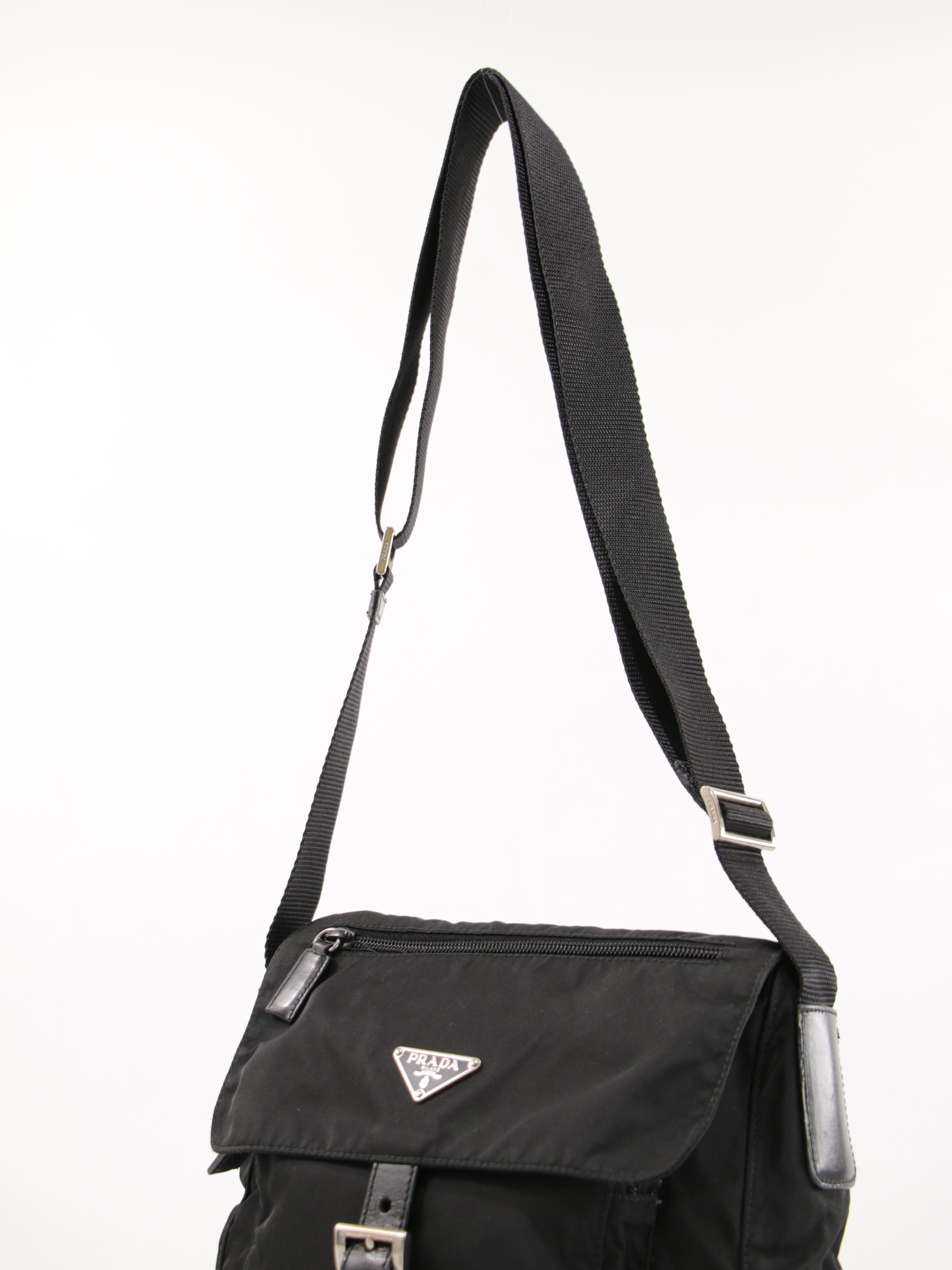 Single Buckle Messenger