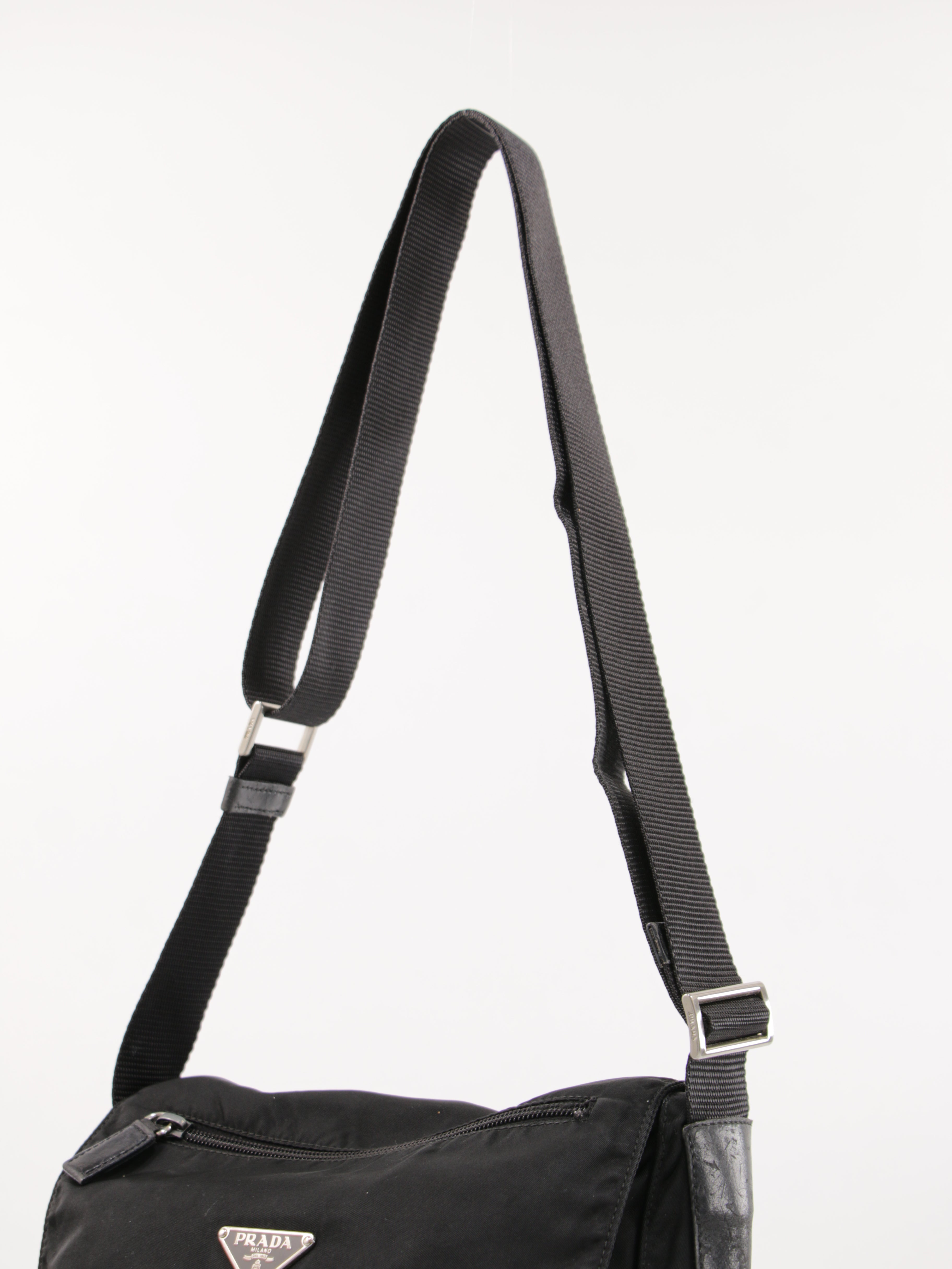 Single Buckle Messenger