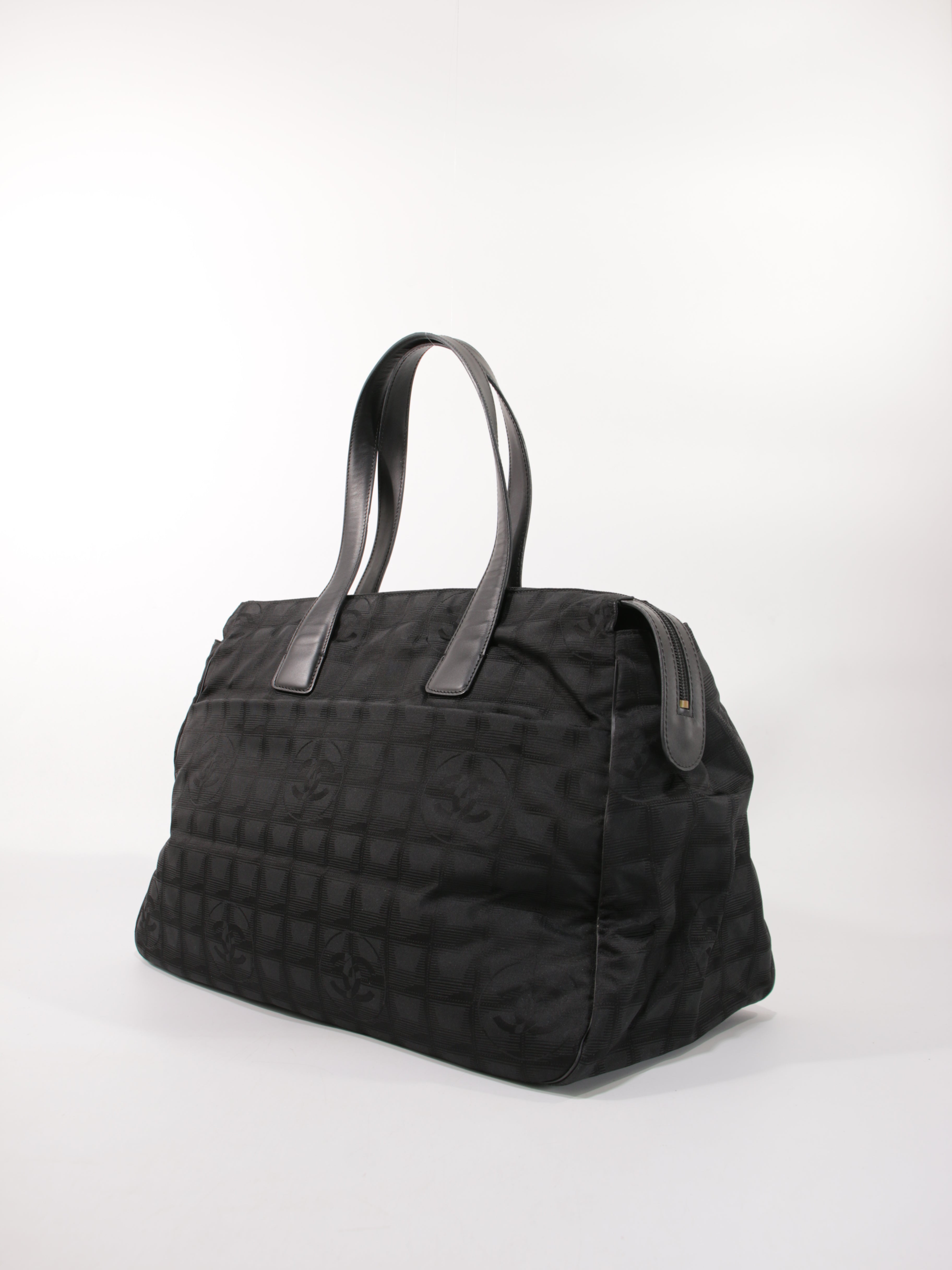 Large Travel Line Tote