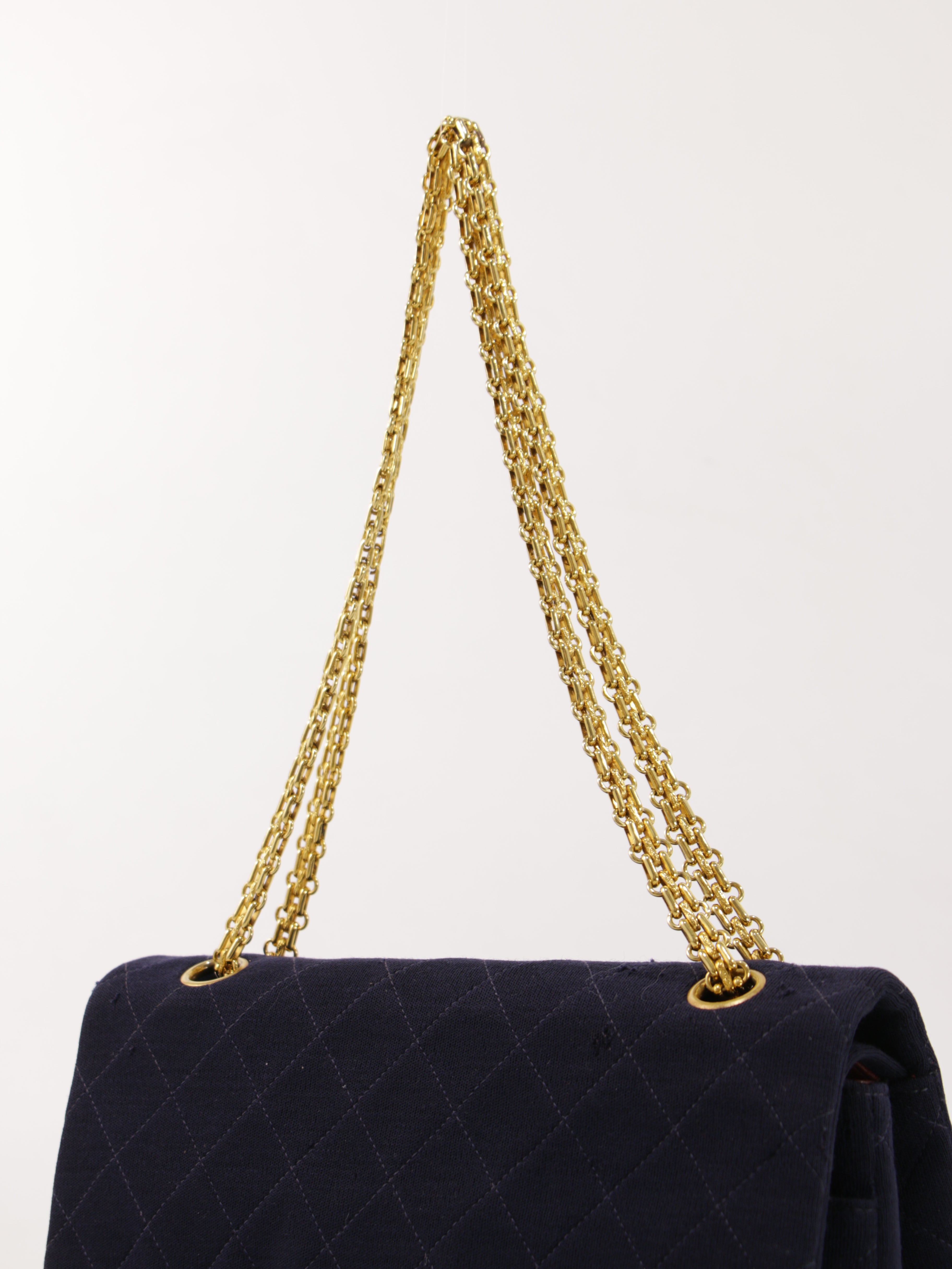Medium Classic Flap