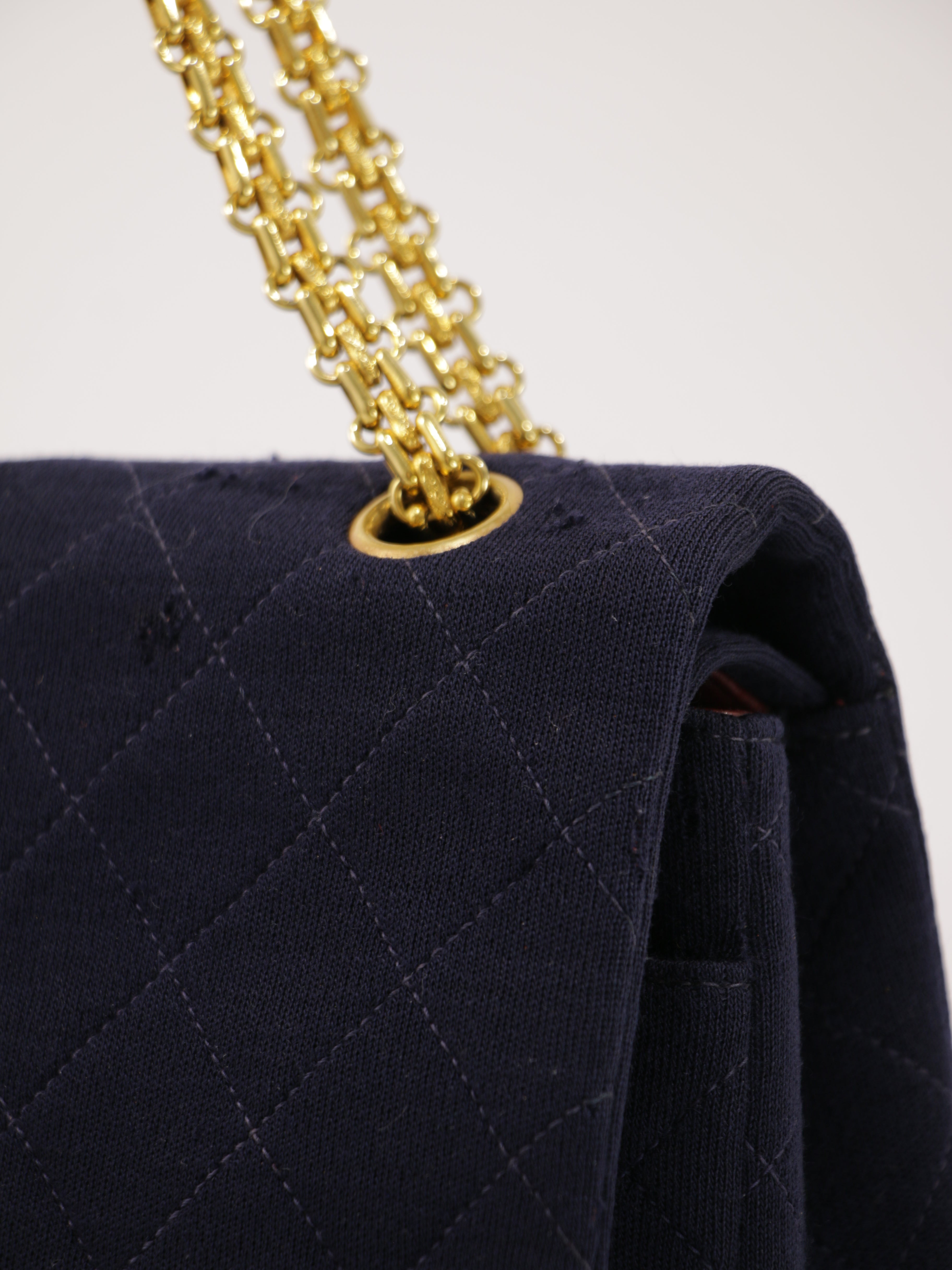 Medium Classic Flap