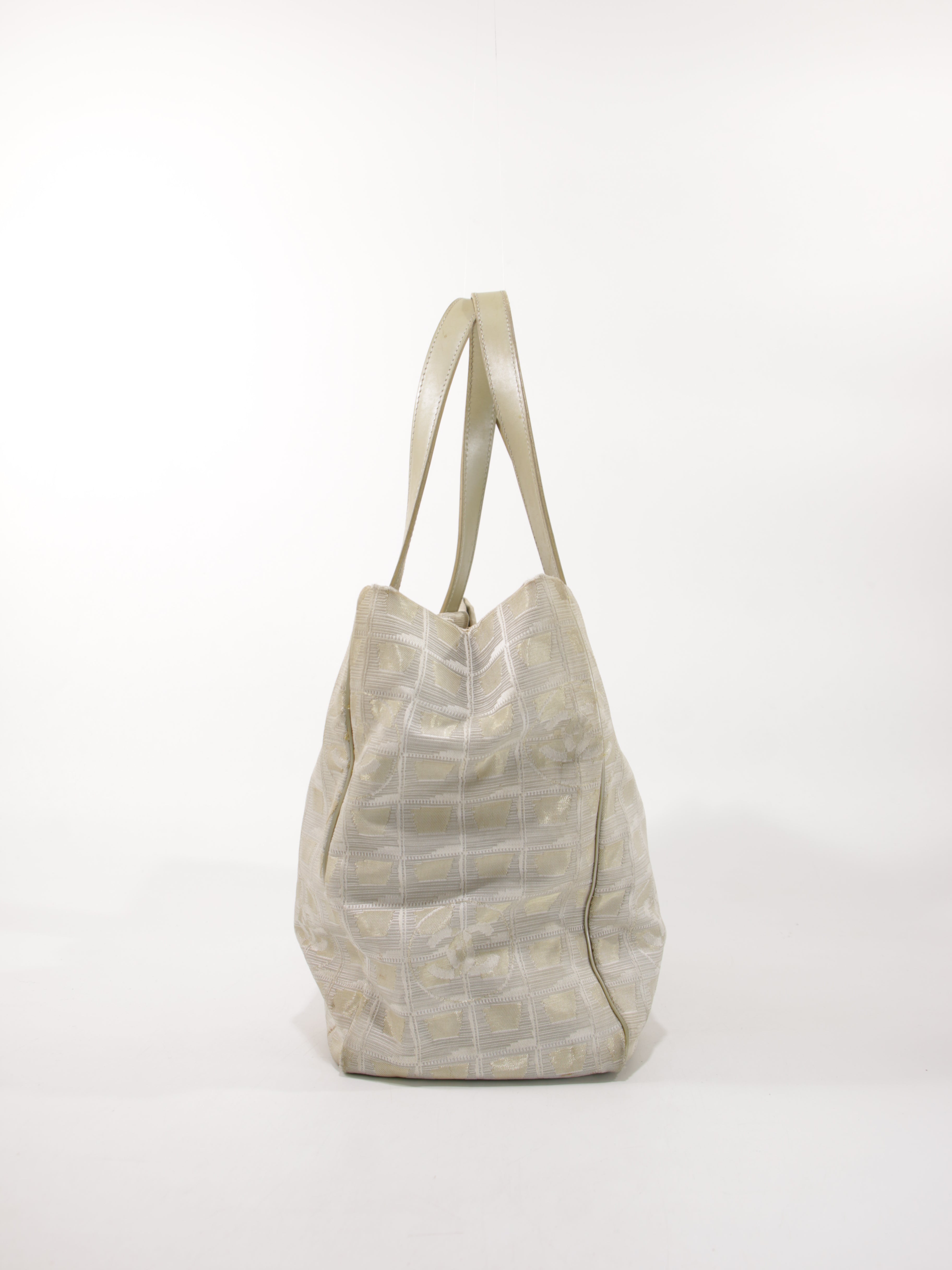 Medium New Travel Line Tote