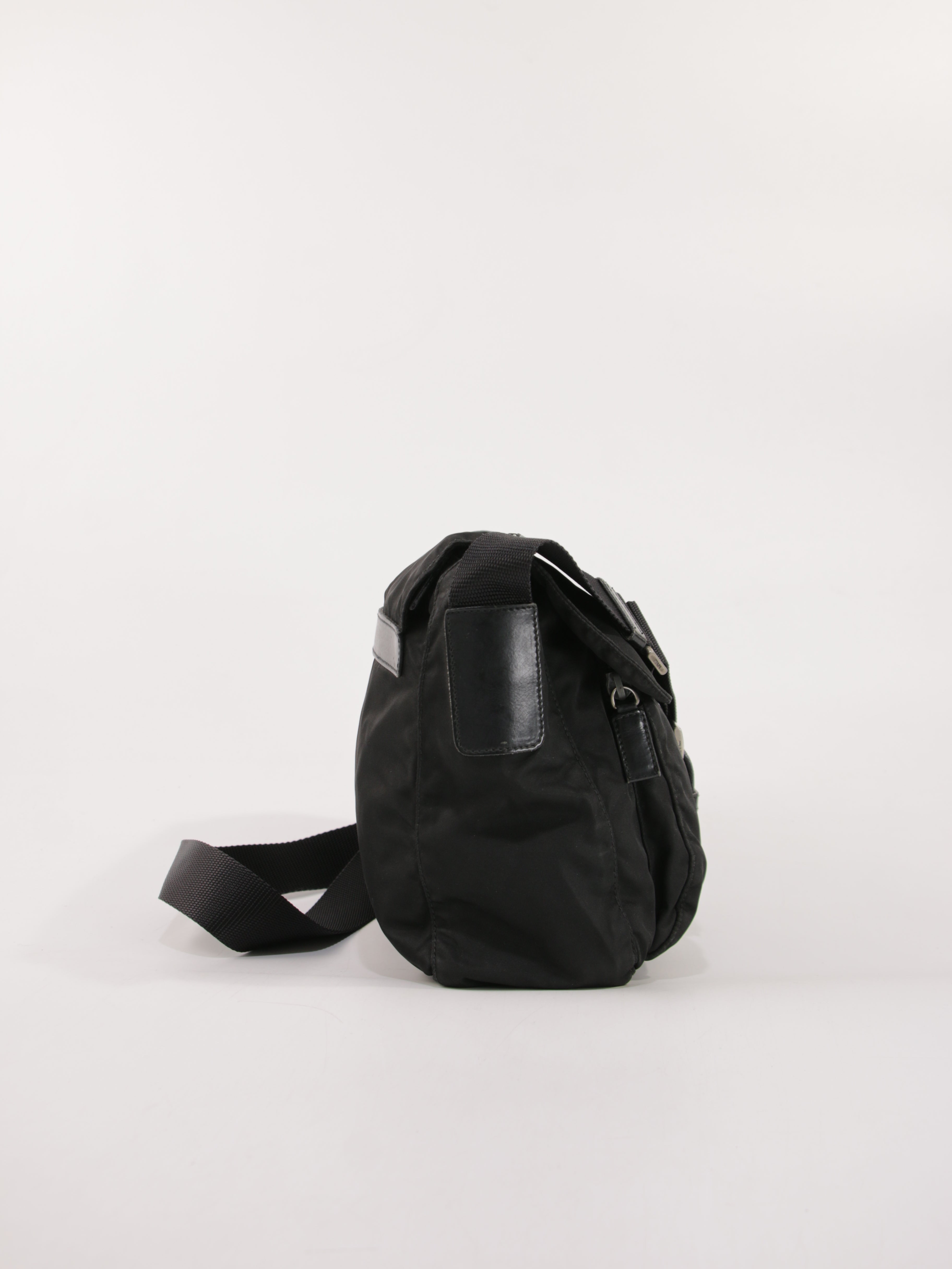 Single Buckle Messenger