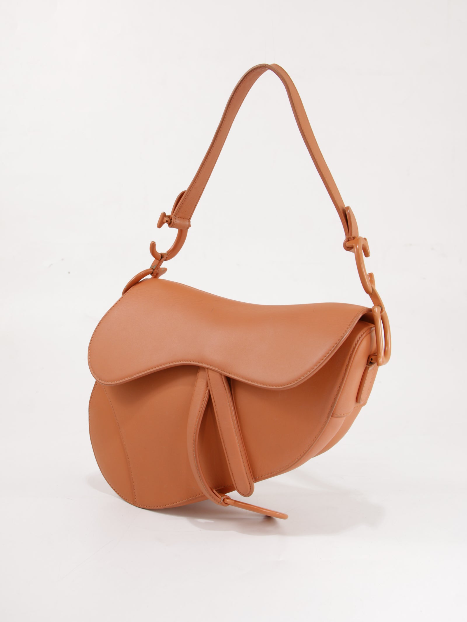 Saddle
