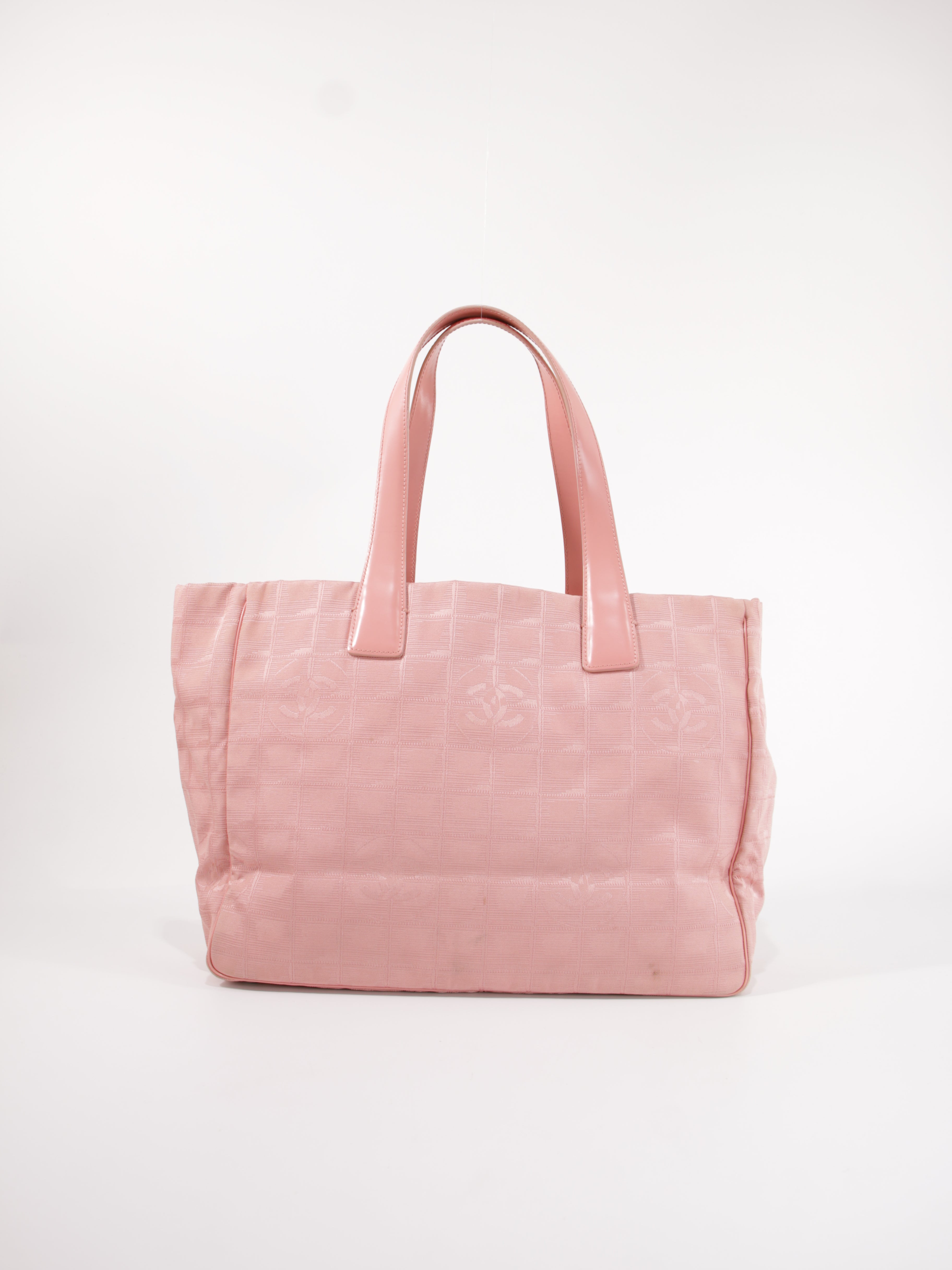 Medium New Travel Line Tote