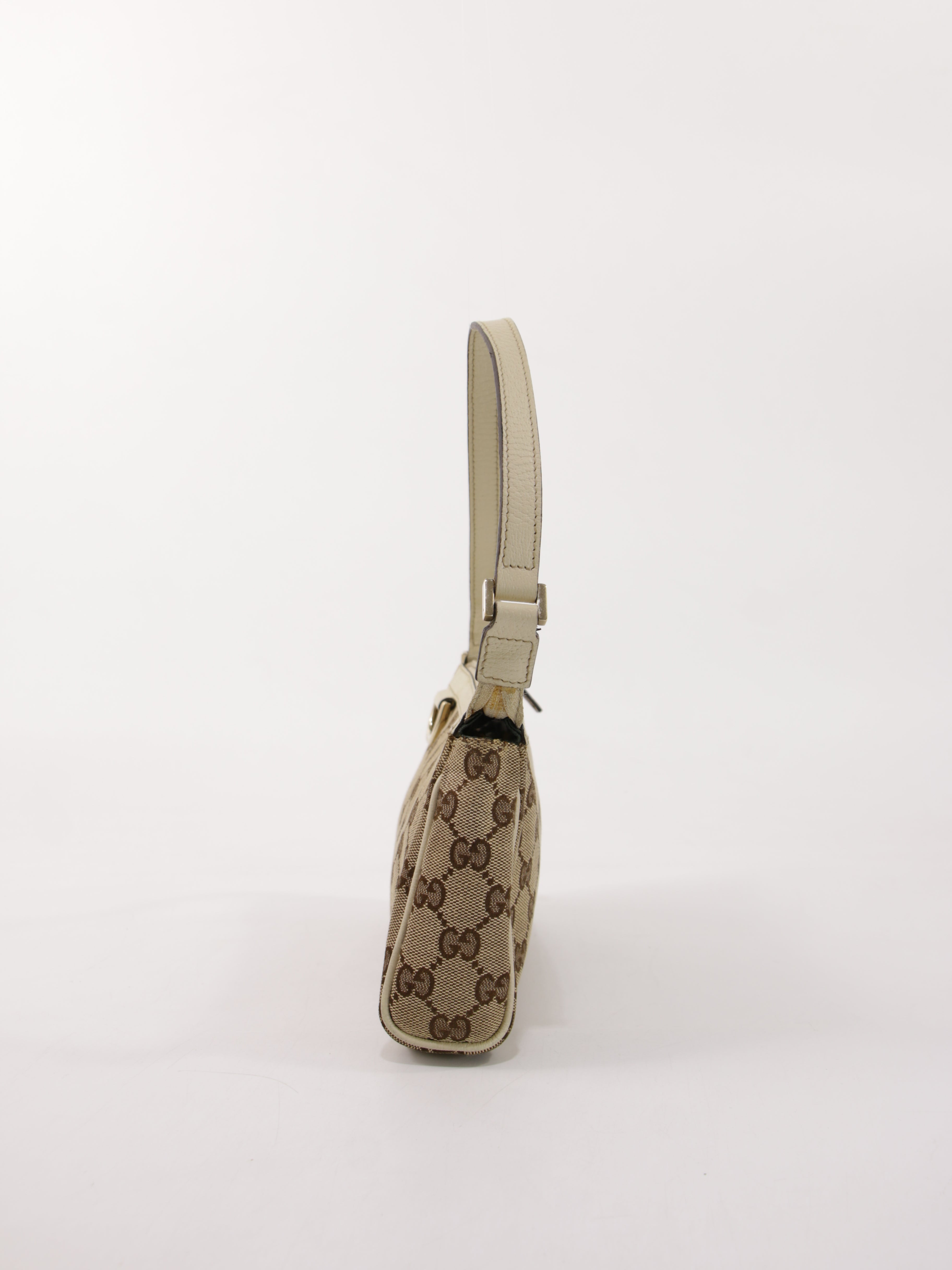 Abbey D-Ring Pochette