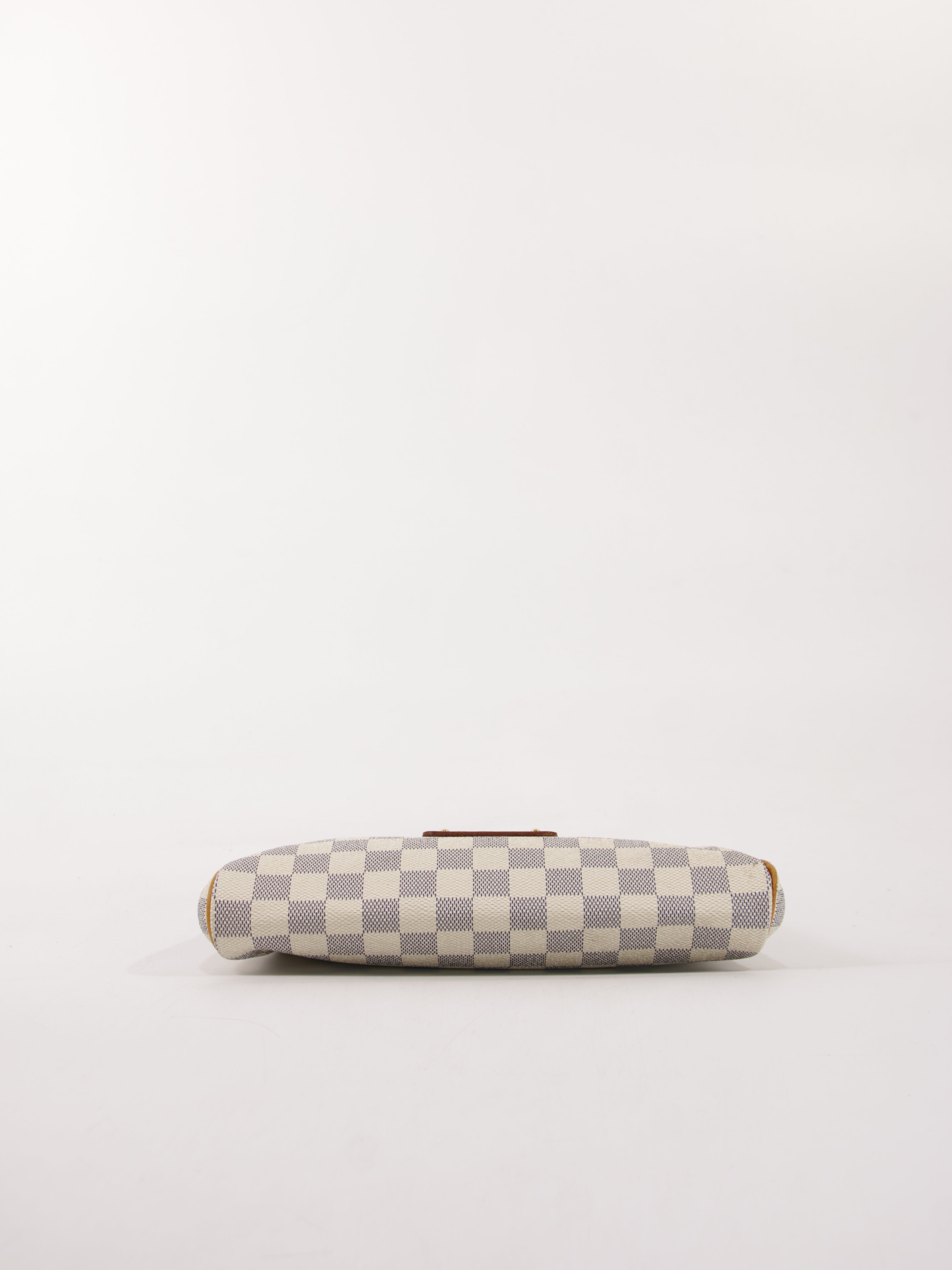 Eva Pochette