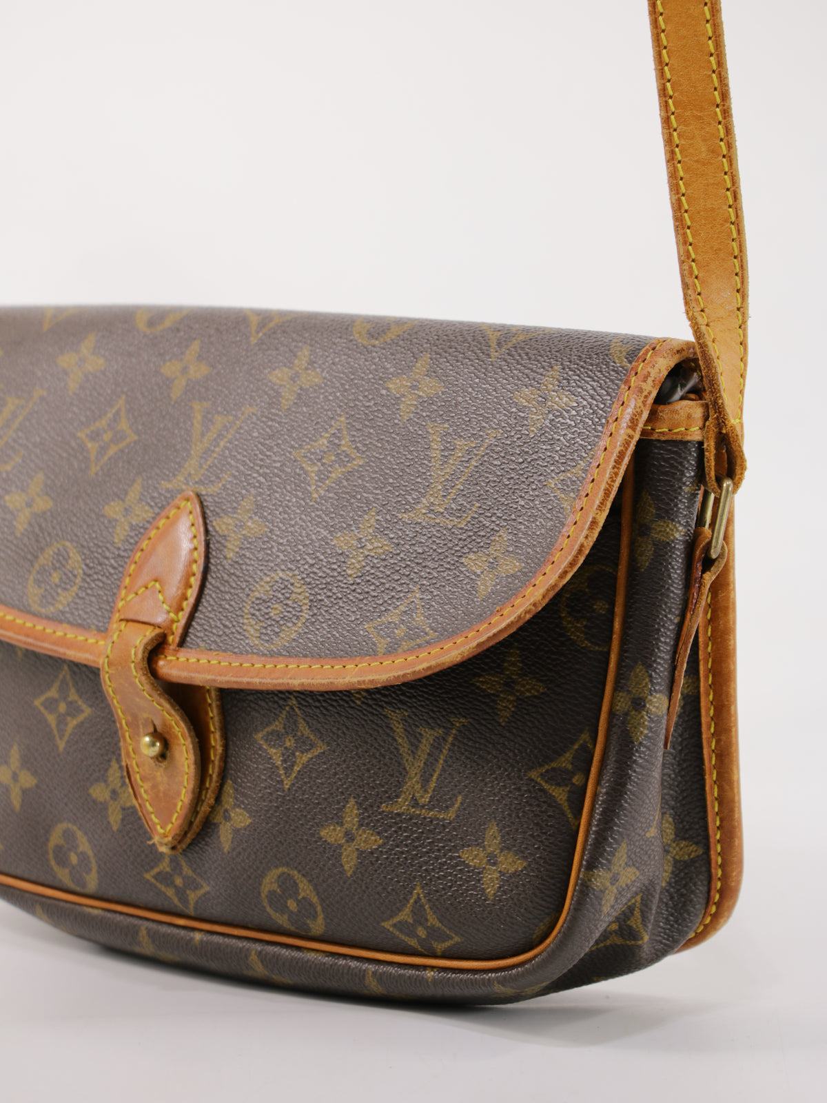Louis Vuitton Gibeciere PM