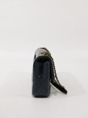 Medium Classic Flap