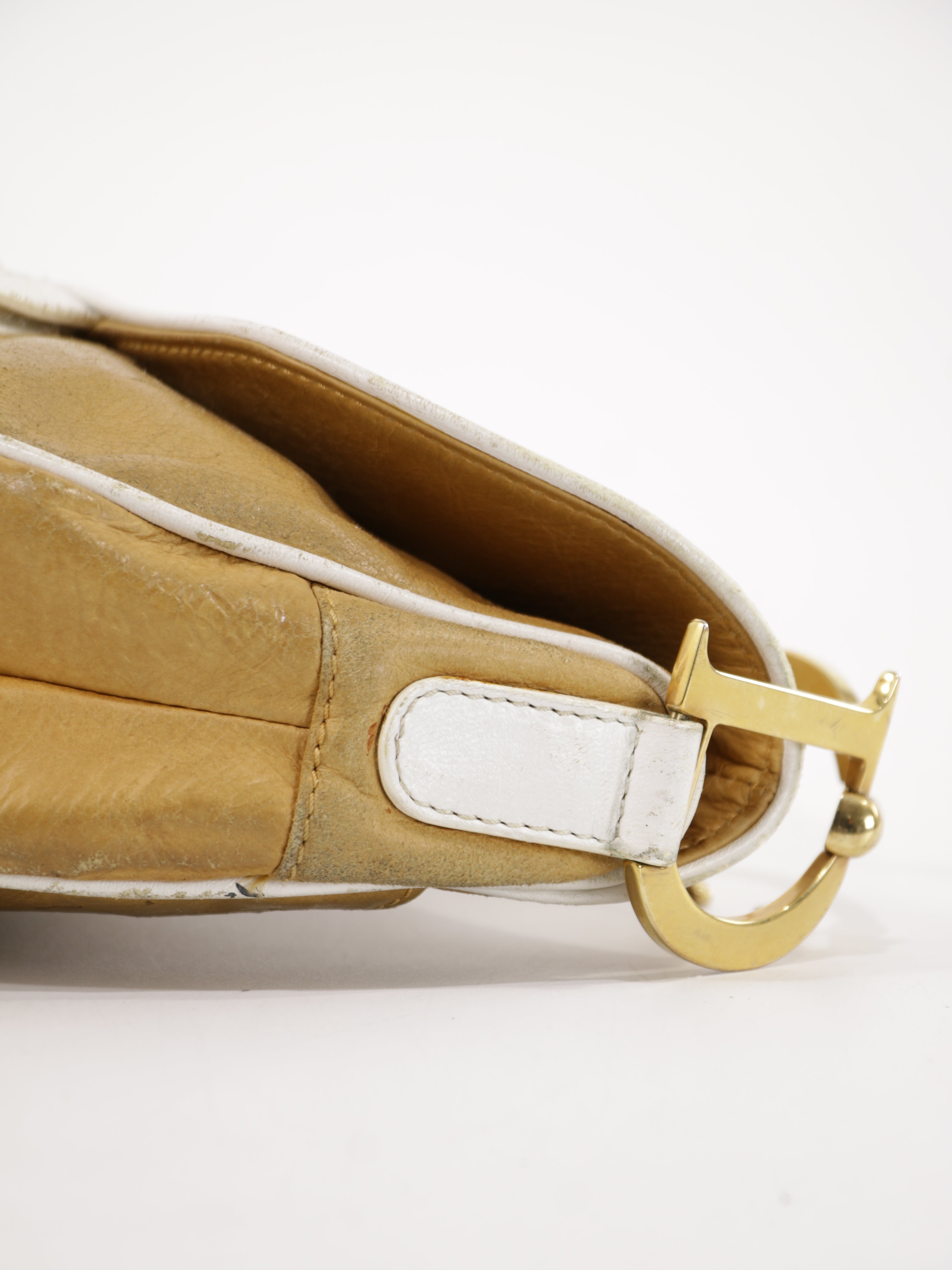 Saddle