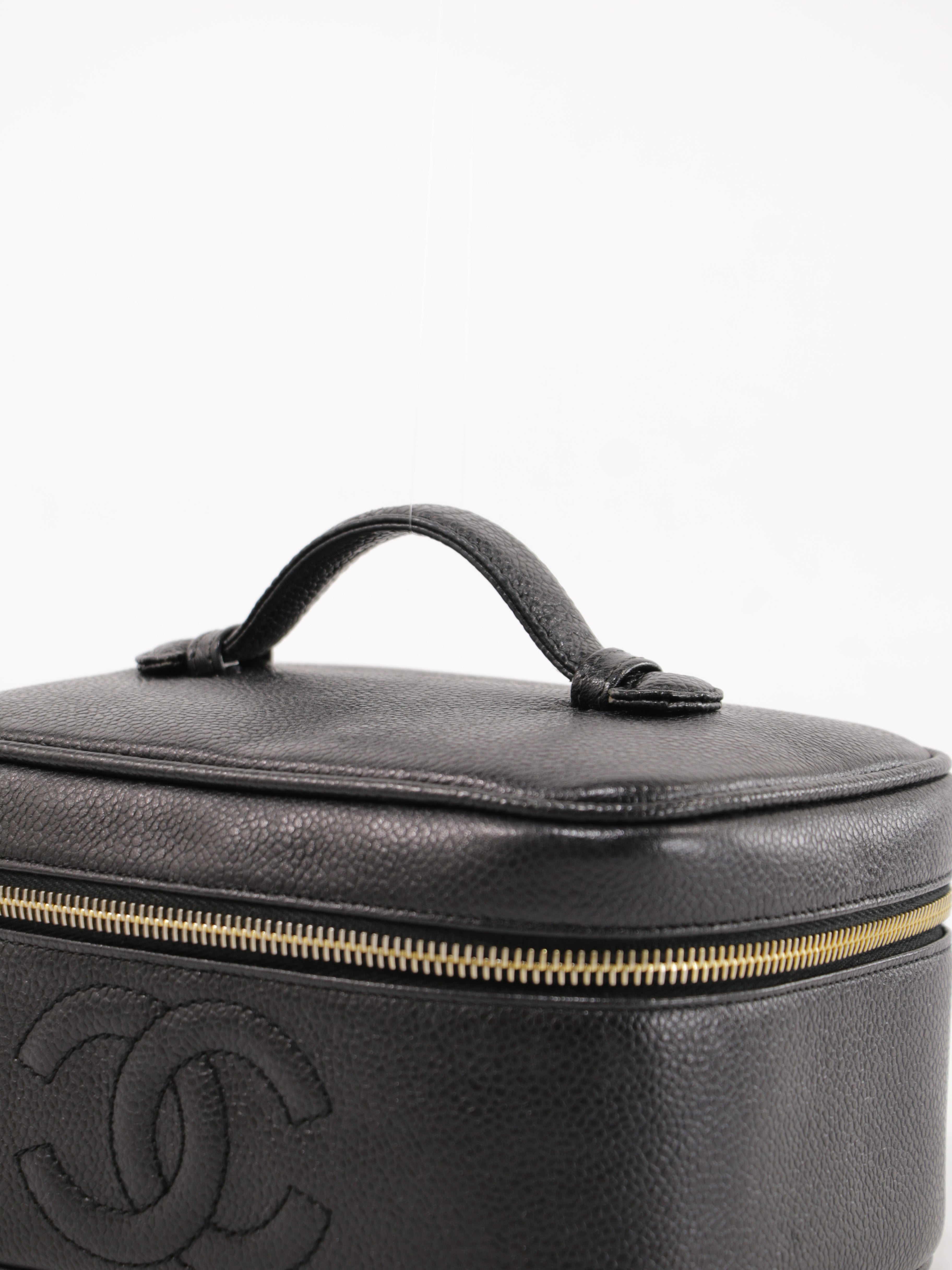 Cosmetic pouch