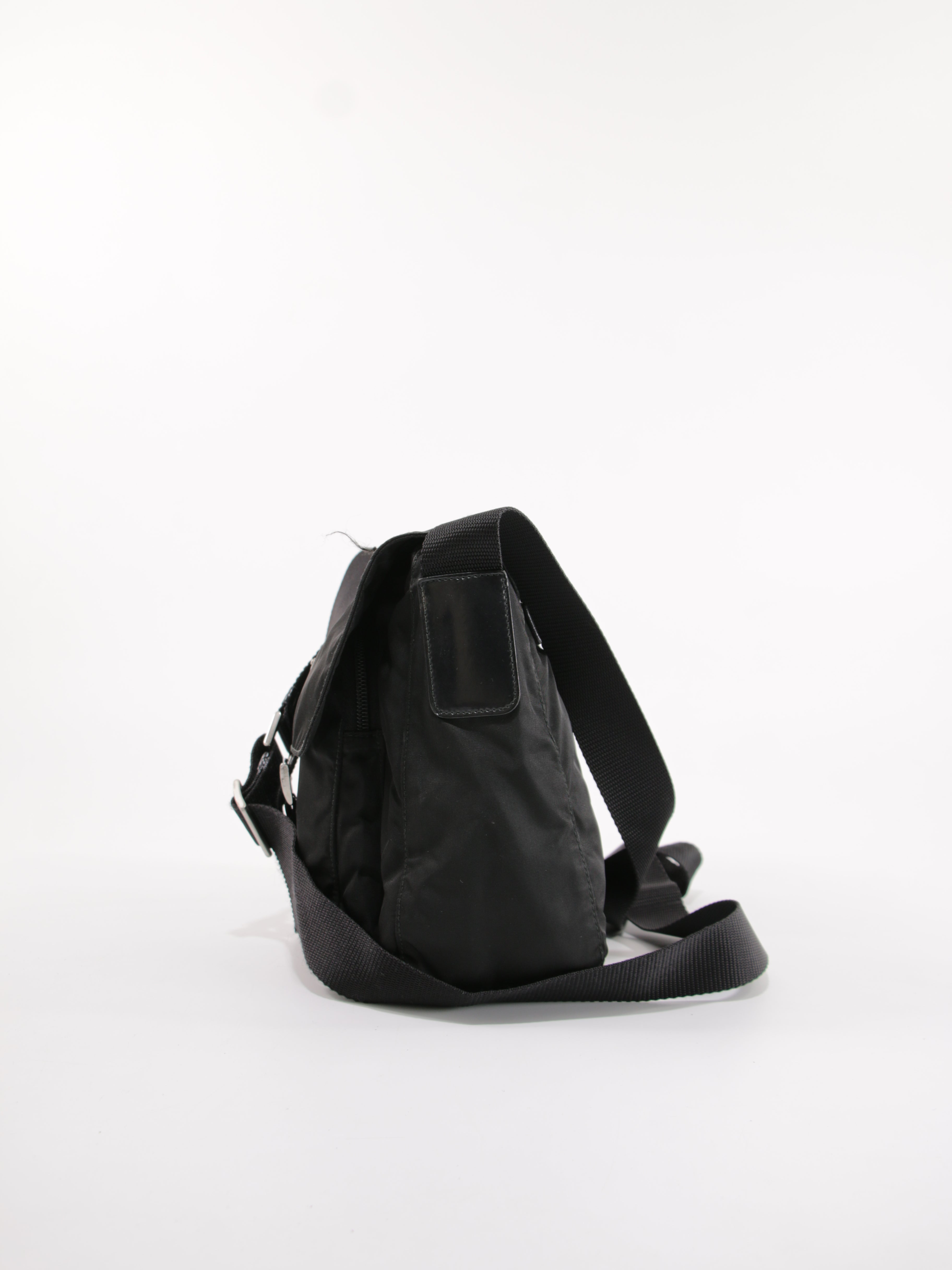 Single Buckle Messenger