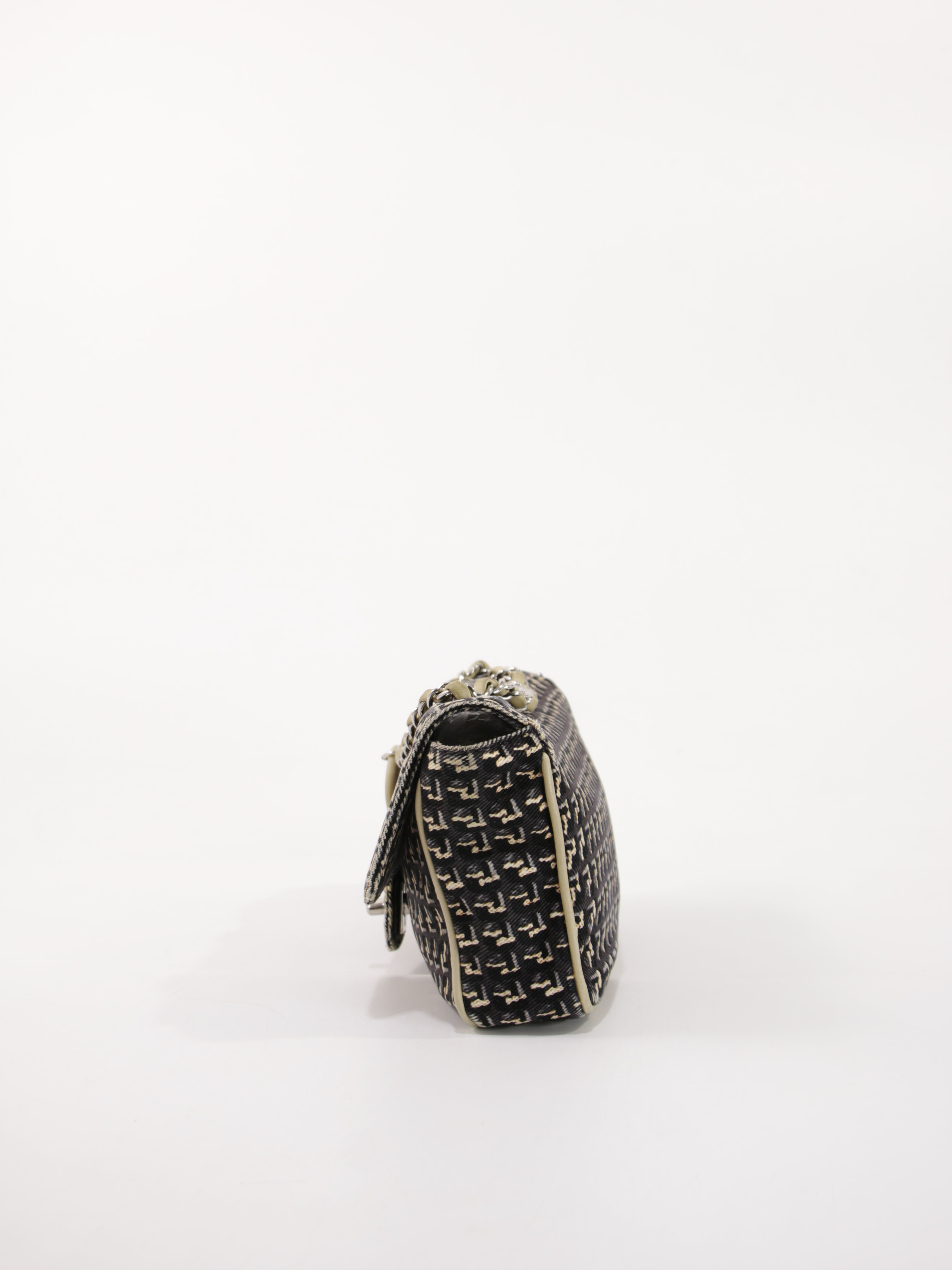 Medium Single Flap