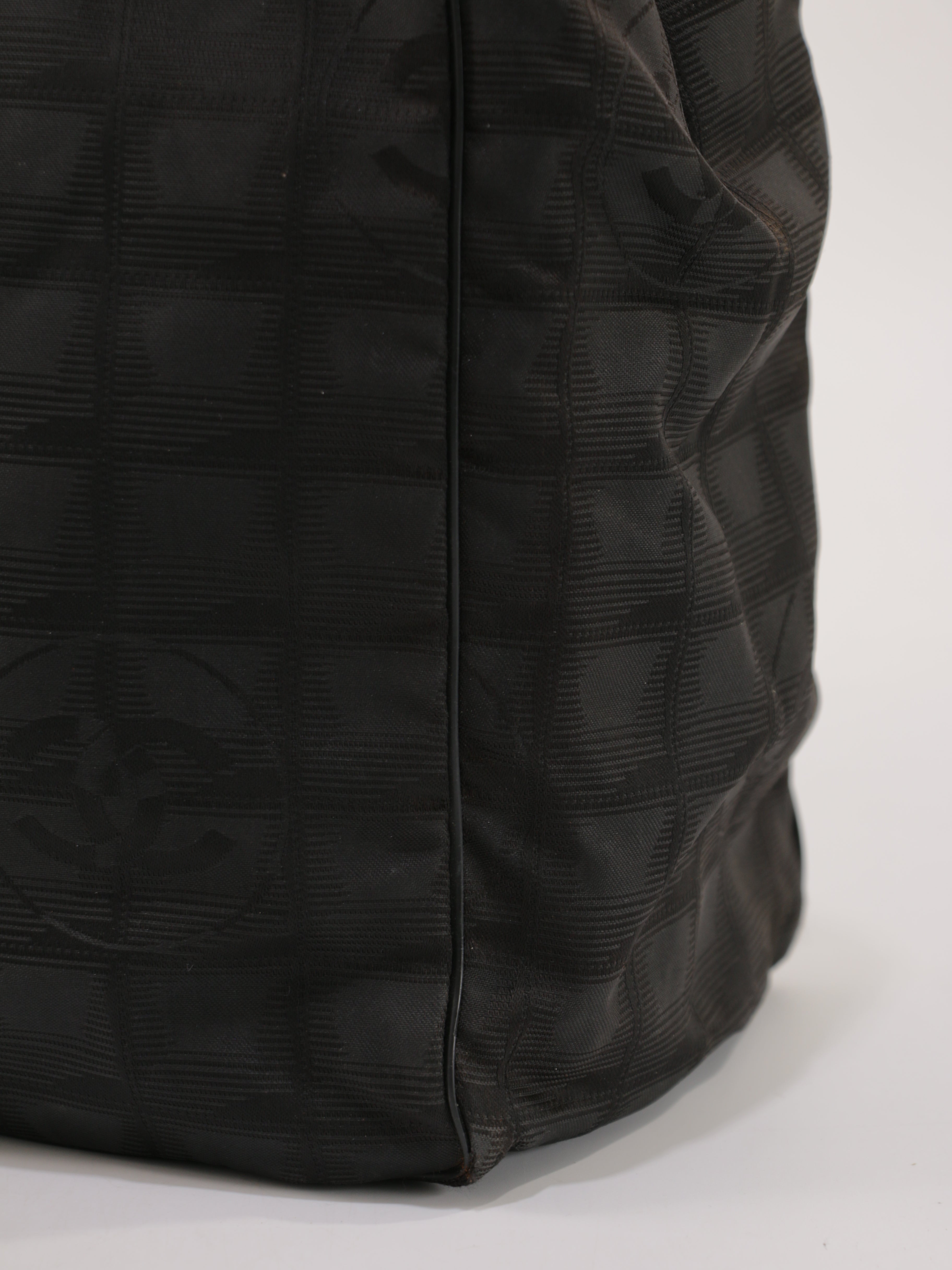 Medium New Travel Line Tote