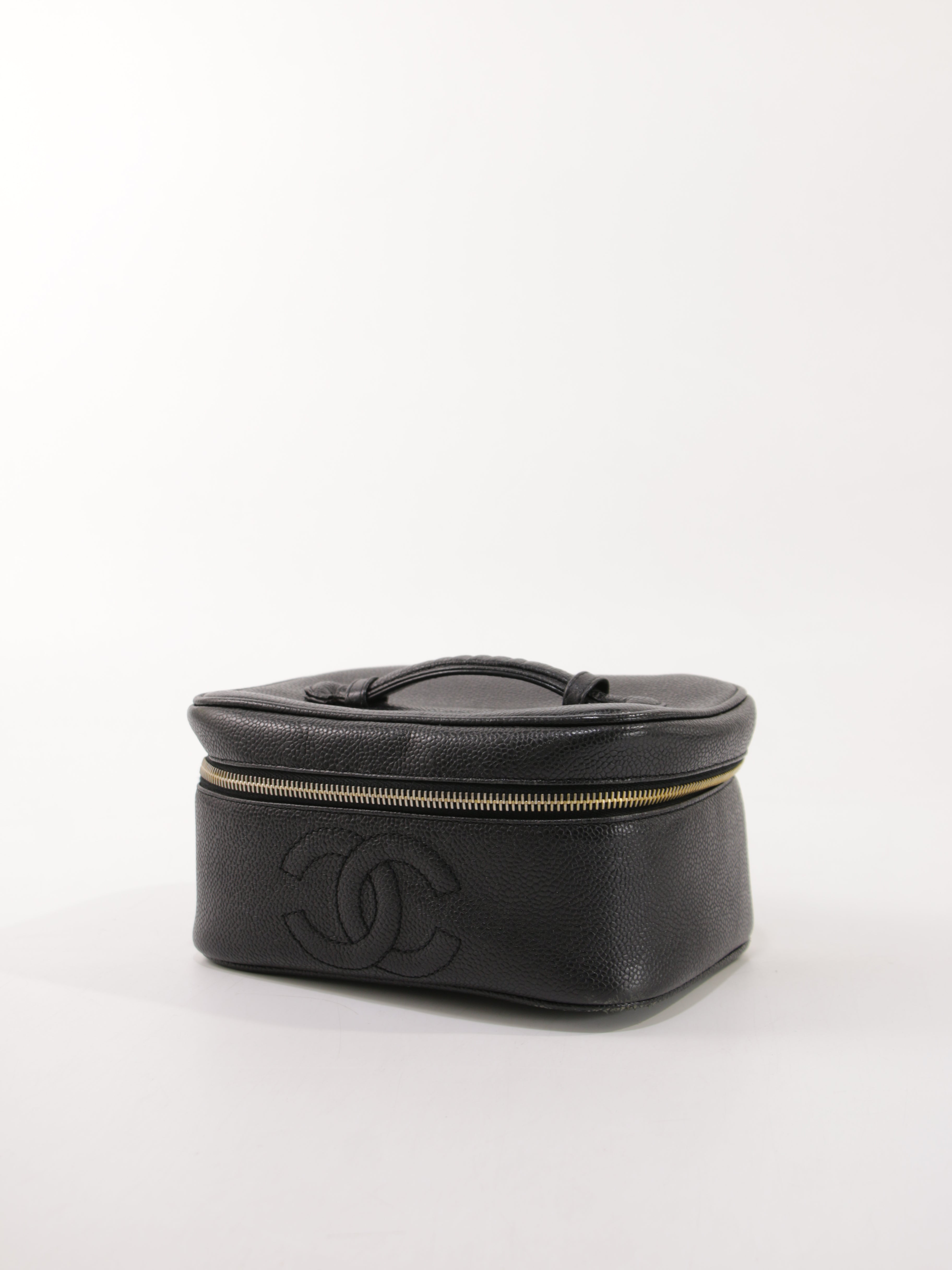 Cosmetic pouch