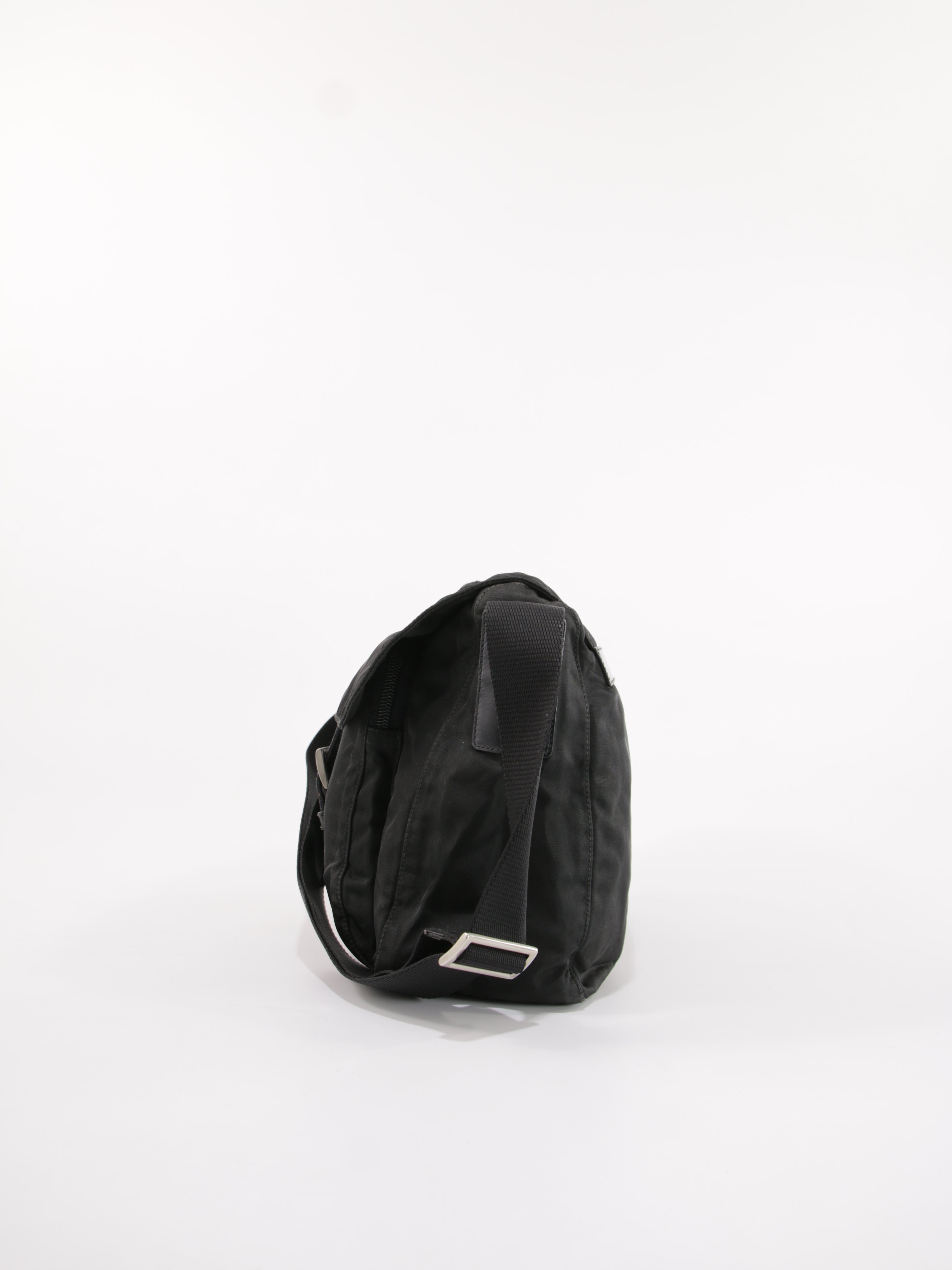 Single Buckle Messenger