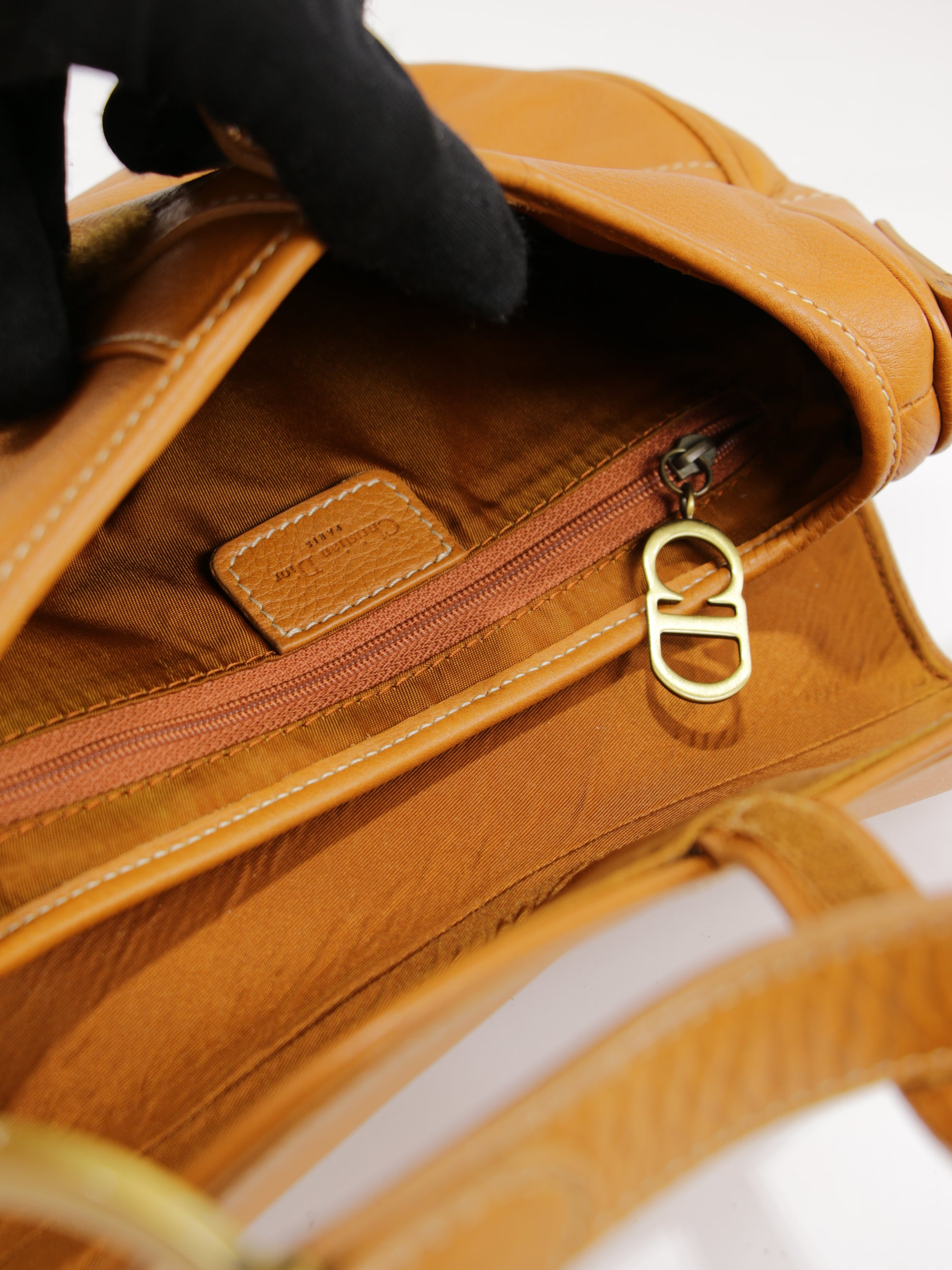 Saddle