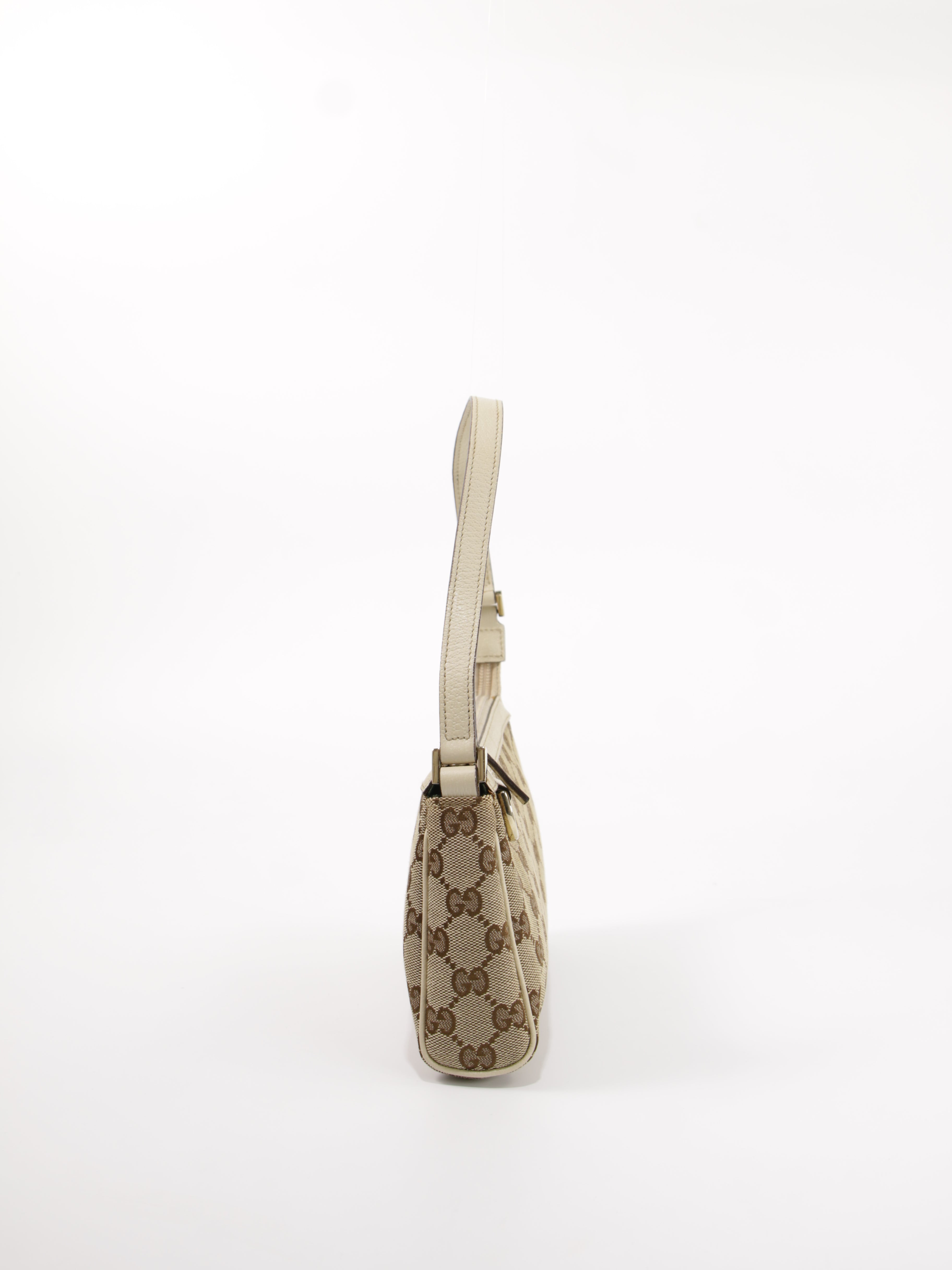 Abbey D-Ring Pochette