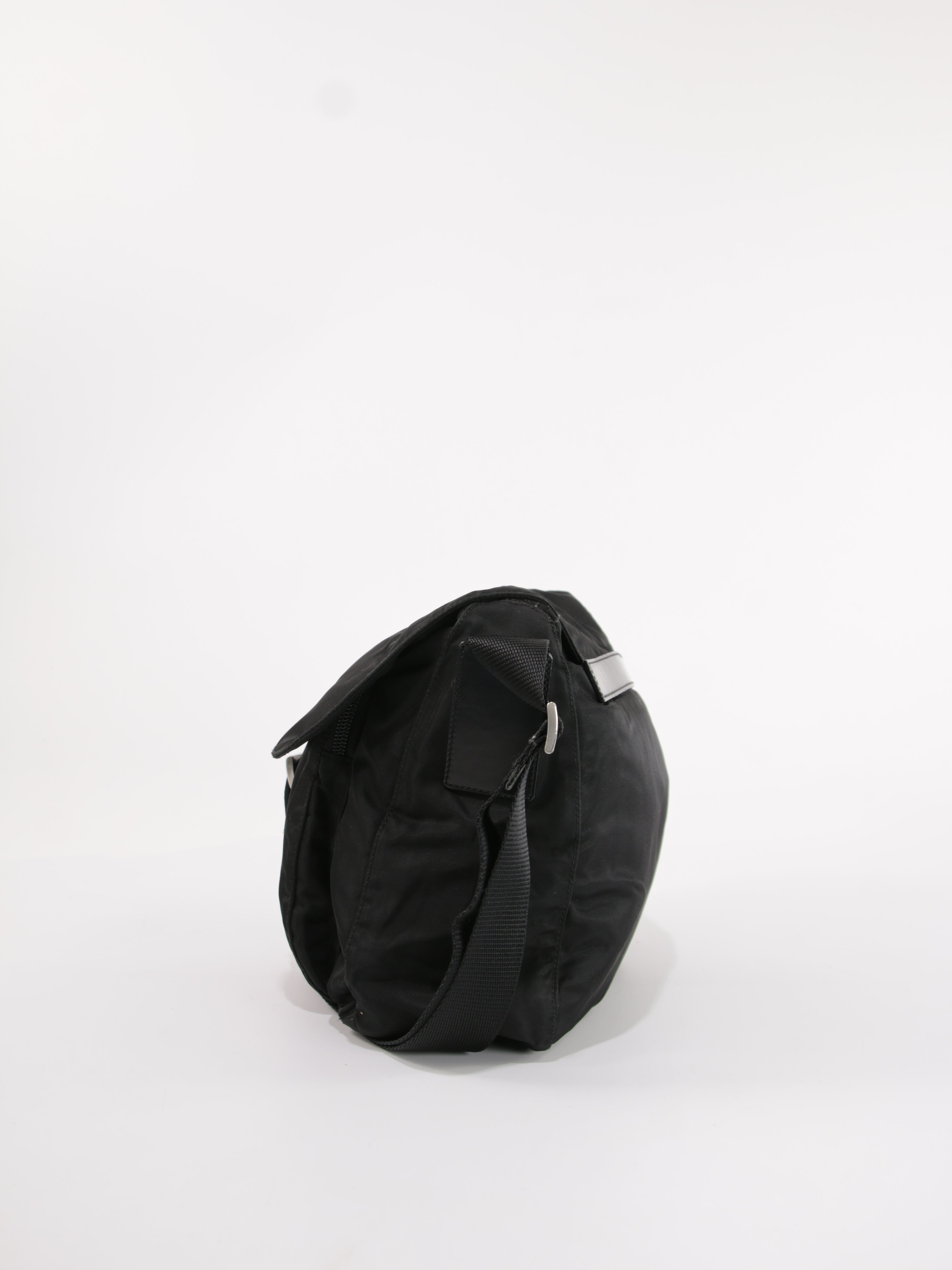 Single Buckle Messenger