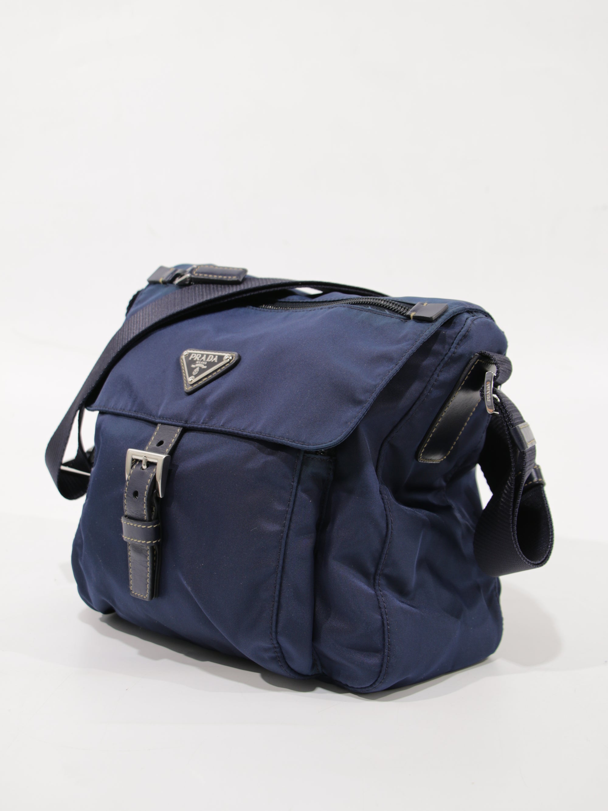 Single Buckle Messenger