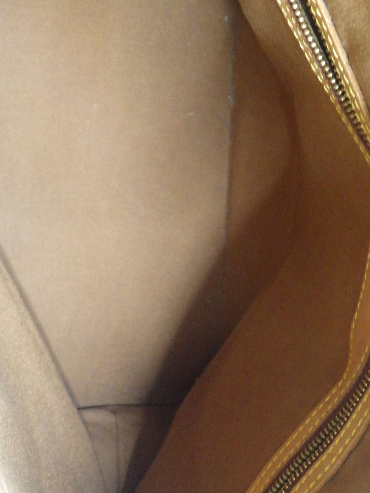 Louis Vuitton Cabas Mezzo