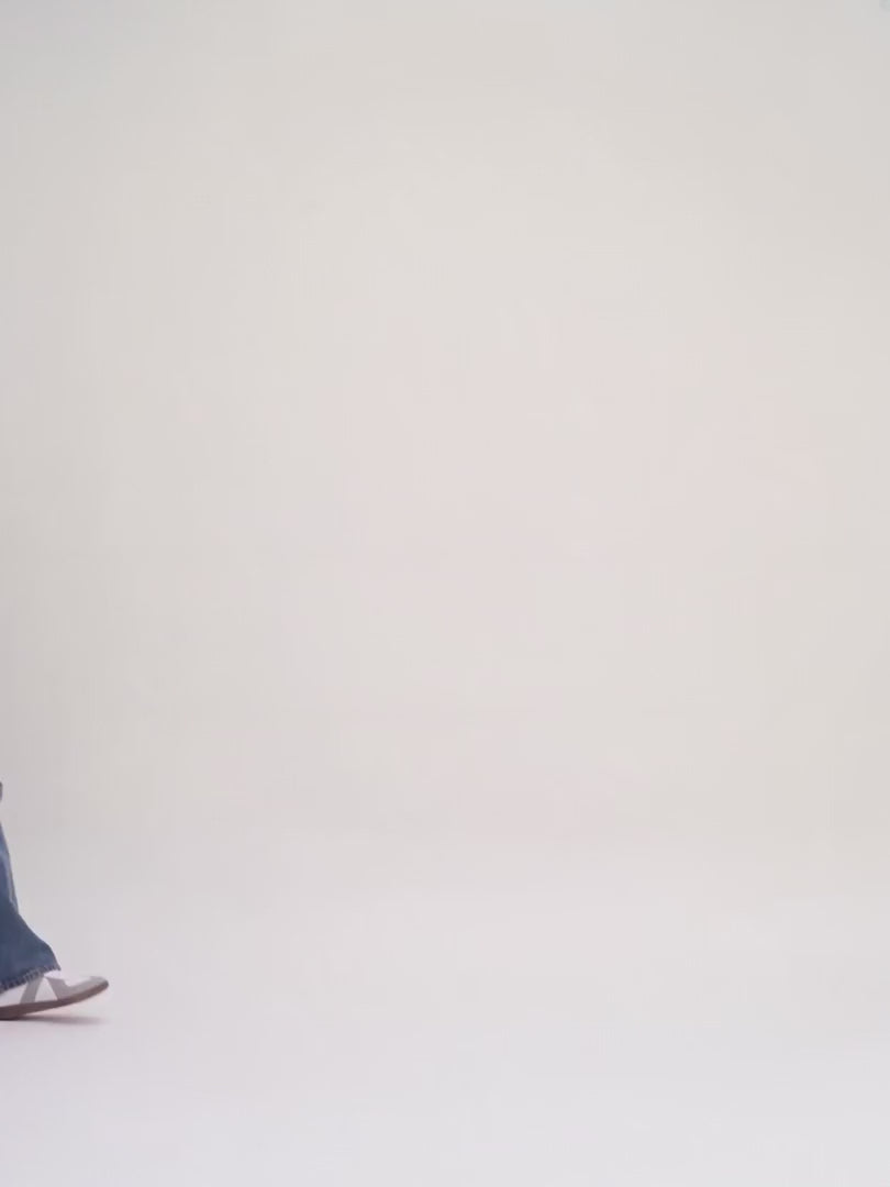 Ladda video: Balenciaga Small City White Leather